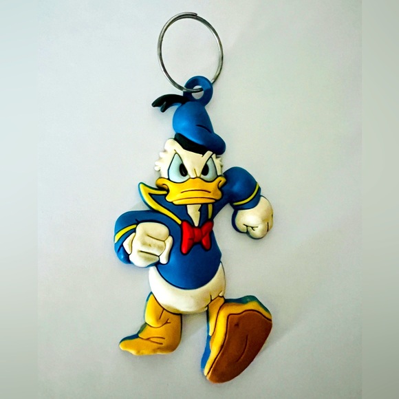 Disney Other - Angry Donald Duck keychain